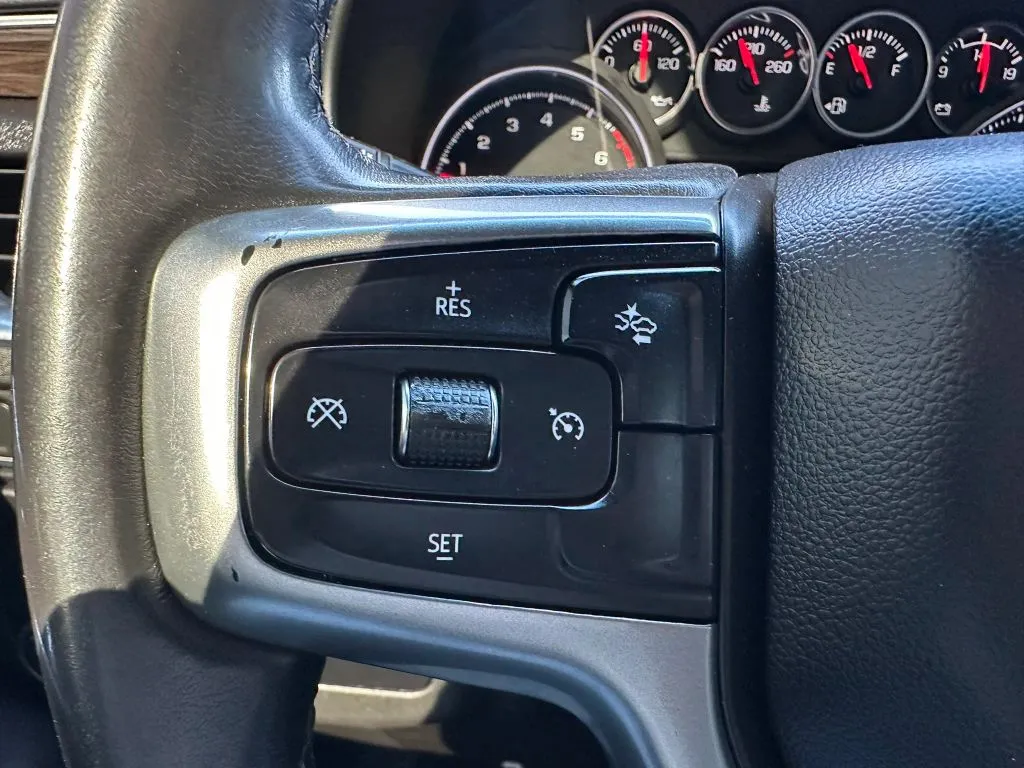 2021 Chevrolet Suburban LT - Photo 22