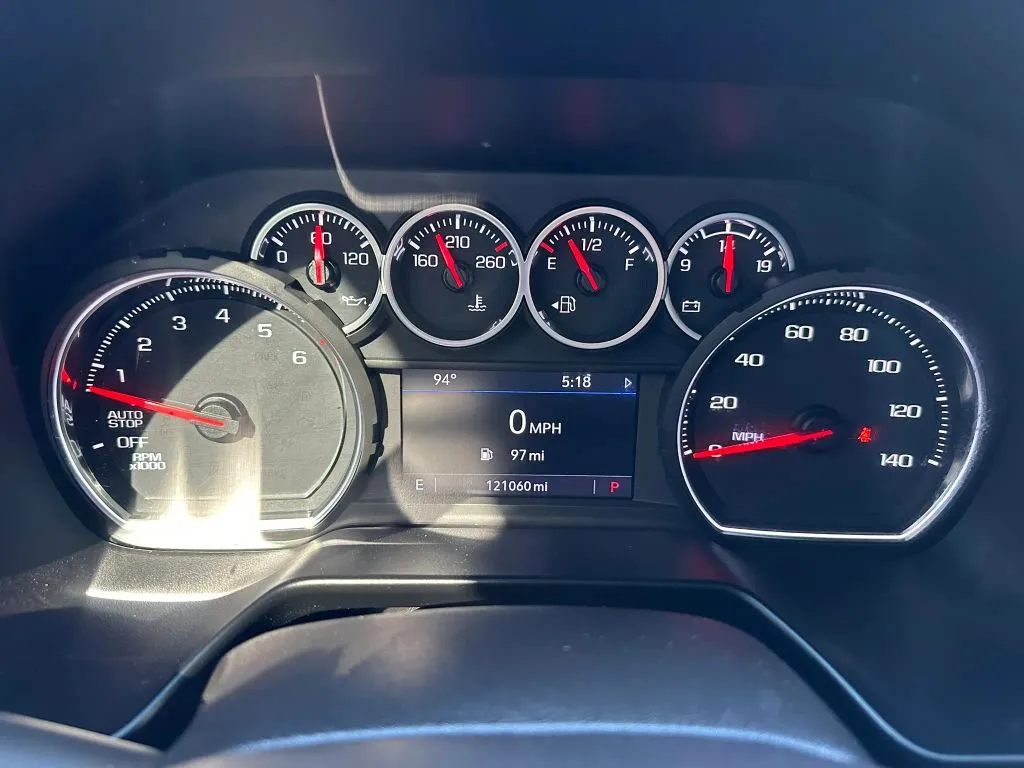 2021 Chevrolet Suburban LT - Photo 24