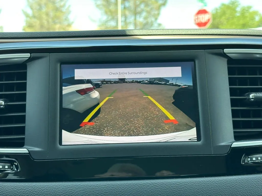 2022 Chrysler Voyager LX - Photo 23