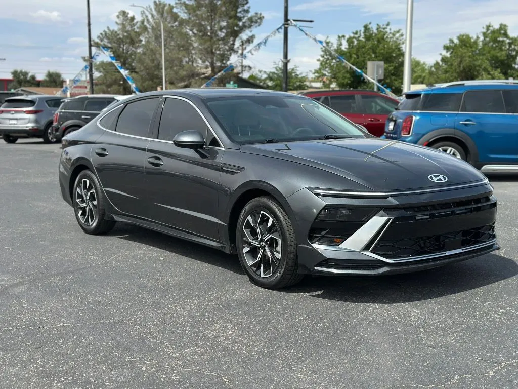 2025 Hyundai Sonata SEL's photo