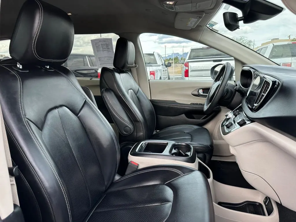 2023 Chrysler Pacifica Touring L - Photo 14