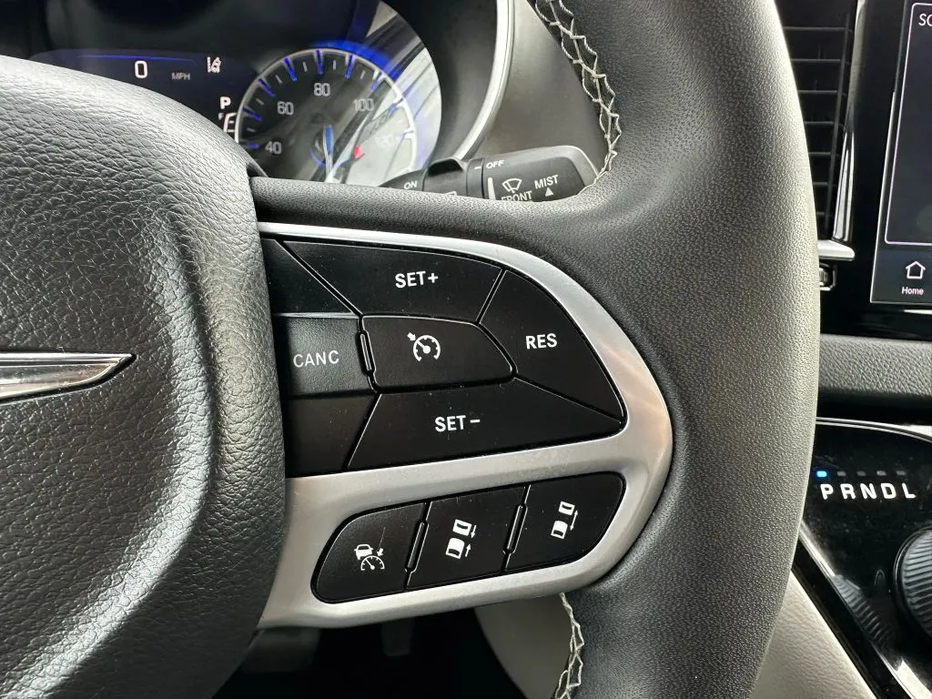 2023 Chrysler Pacifica Touring L - Photo 24