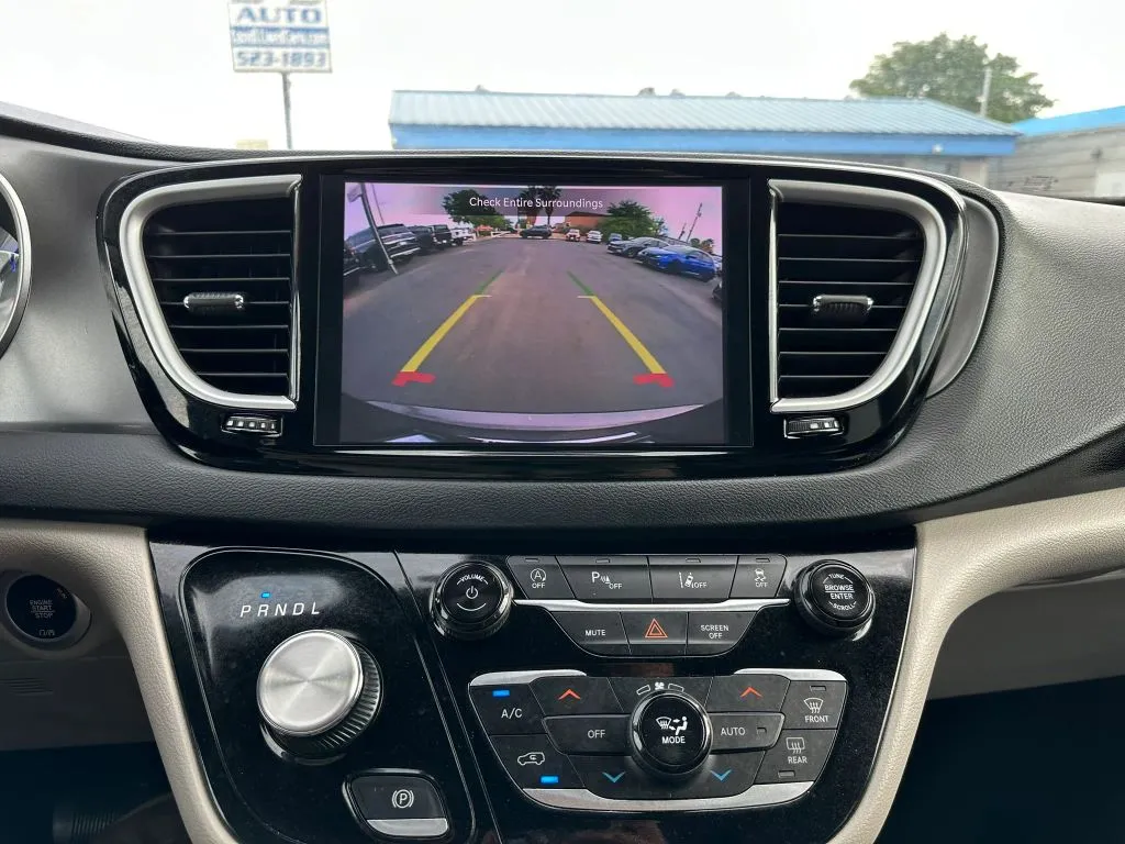 2023 Chrysler Pacifica Touring L - Photo 28
