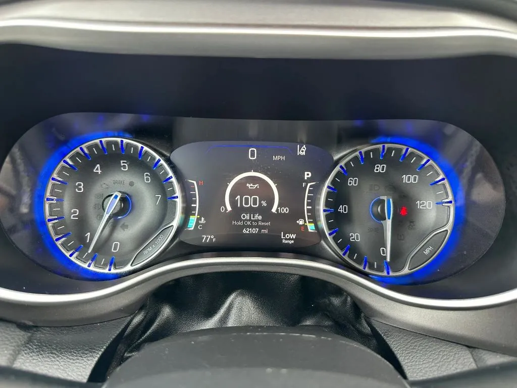 2023 Chrysler Pacifica Touring L - Photo 25