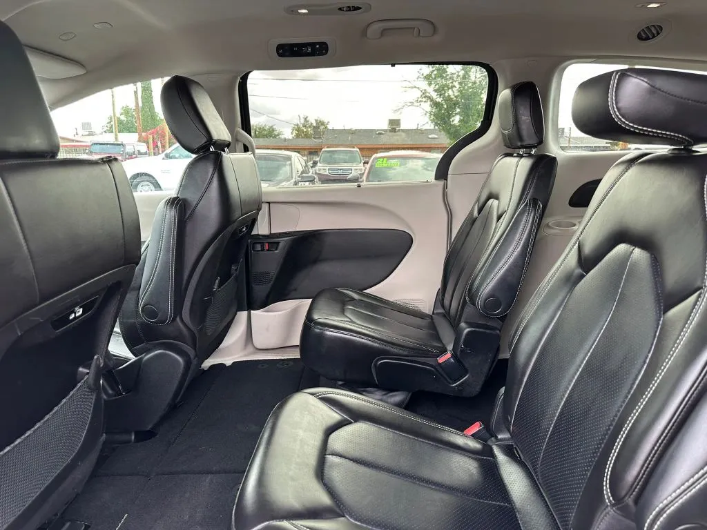 2023 Chrysler Pacifica Touring L - Photo 15