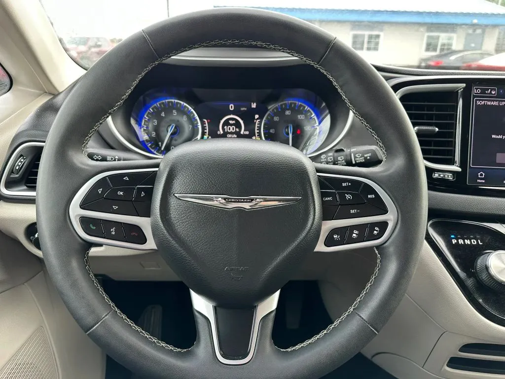 2023 Chrysler Pacifica Touring L - Photo 22