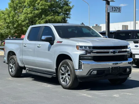 Silver 2019 Chevrolet Silverado 1500 Crew Cab LT Pickup 4D 5 3/4 ft for sale in Las Cruces, NM