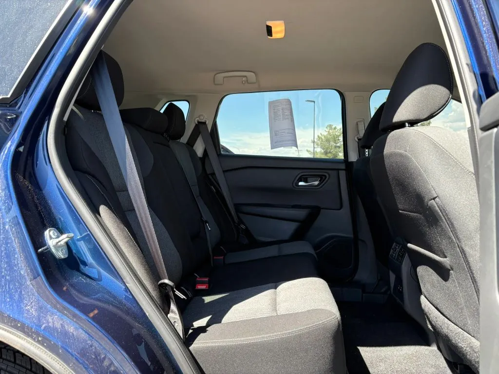2025 Nissan Rogue SV - Photo 15