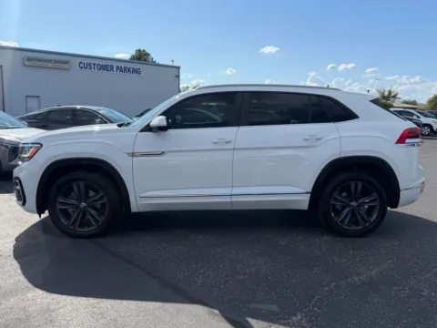 More photos of 2020 Volkswagen Atlas Cross Sport SE R-Line 4Motion w/Technology Sport Utility 4D at L&L Auto Sales, NM