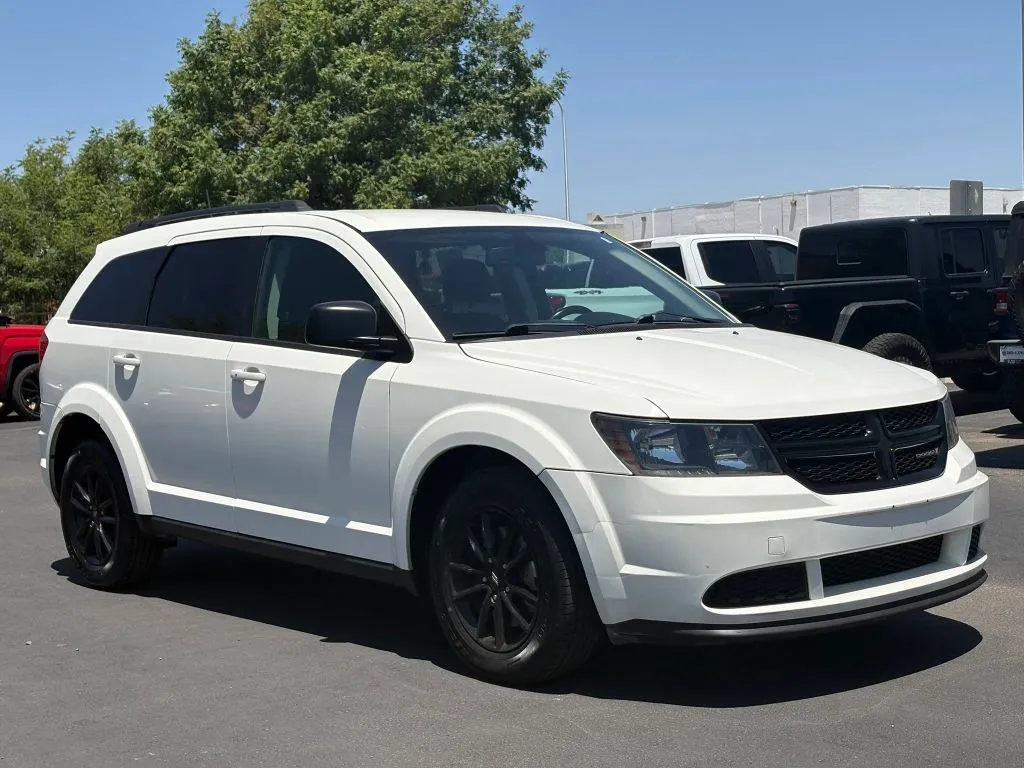 White 2020 Dodge Journey SE Value Sport Utility 4D for sale in Las Cruces, NM