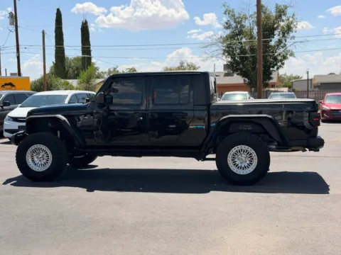 More photos of 2022 Jeep Gladiator Sport S Pickup 4D 5 ft at L&L Auto Sales, NM