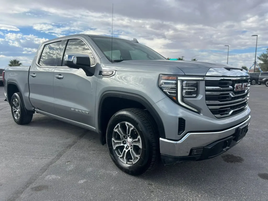 2025 GMC Sierra 1500 Crew Cab SLT Pickup 4D 5 3/4 ft for sale in Las Cruces, NM