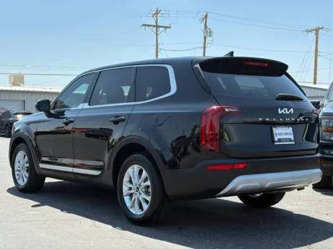 More photos of 2022 Kia Telluride LX Sport Utility 4D at L&L Auto Sales, NM