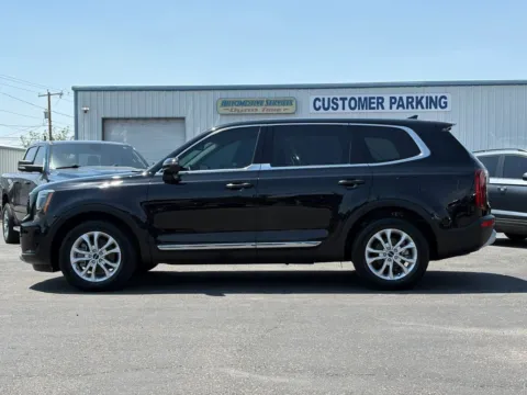 More photos of 2022 Kia Telluride LX Sport Utility 4D at L&L Auto Sales, NM