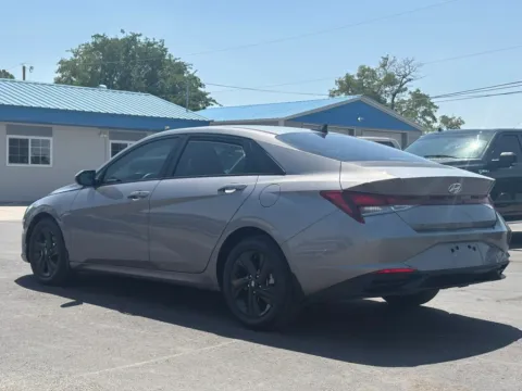 More photos of 2022 Hyundai Elantra SEL Sedan 4D at L&L Auto Sales, NM