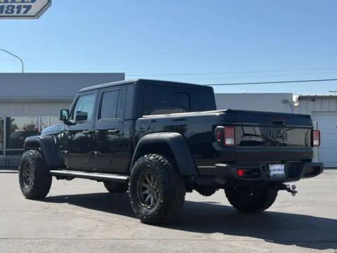 More photos of 2020 Jeep Gladiator Sport S Pickup 4D 5 ft at L&L Auto Sales, NM