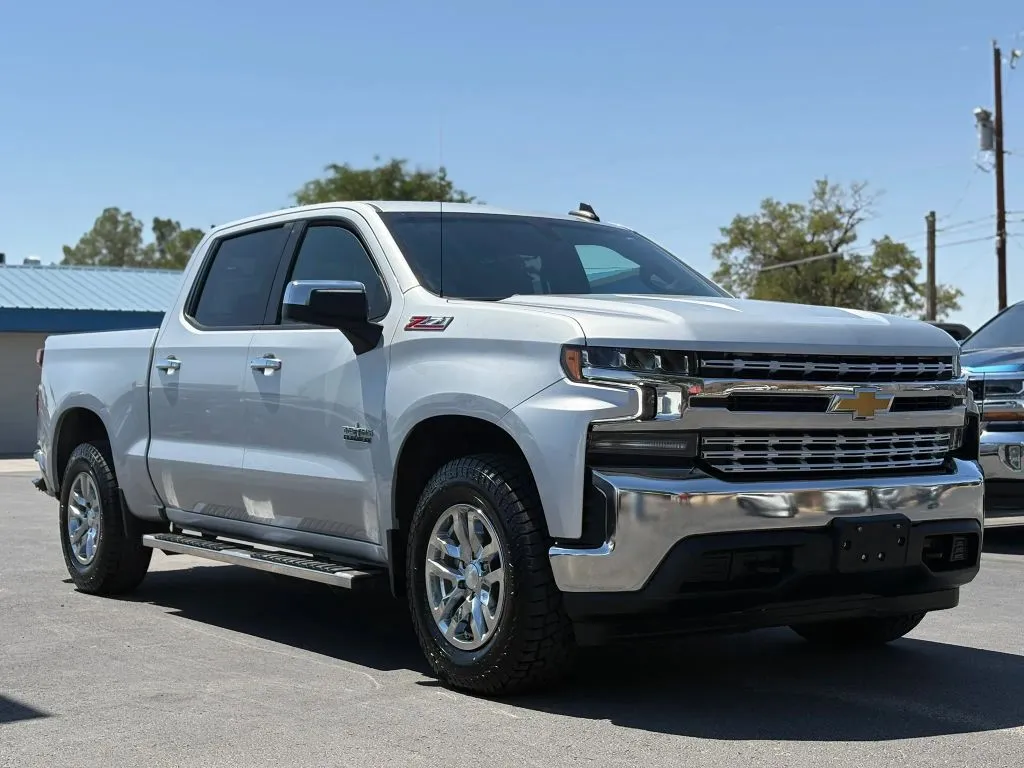 Silver 2021 Chevrolet Silverado 1500 Crew Cab LT Pickup 4D 5 3/4 ft for sale in Las Cruces, NM