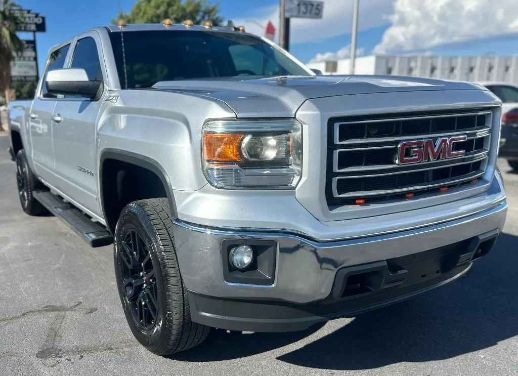 Silver 2015 GMC Sierra 1500 Crew Cab SLE Pickup 4D 5 3/4 ft for sale in Las Cruces, NM