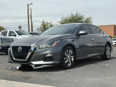 Another view of 2020 Nissan Altima 2.5 S Sedan 4D for sale in Las Cruces, NM at L&L Auto Sales