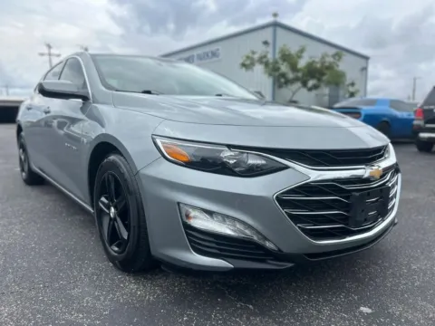 Gray 2023 Chevrolet Malibu 1LT Sedan 4D for sale in Las Cruces, NM
