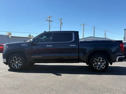More photos of 2022 GMC Sierra 1500 Crew Cab SLT Pickup 4D 5 3/4 ft at L&L Auto Sales, NM