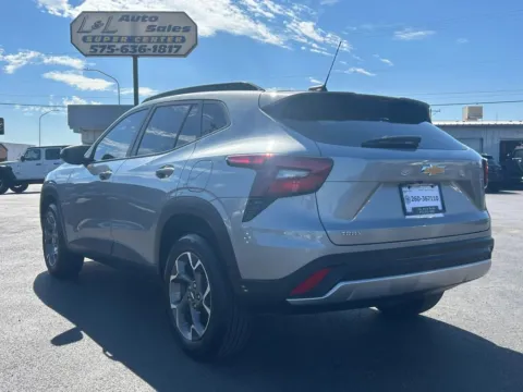 More photos of 2026 Chevrolet Trax LT Sport Utility 4D at L&L Auto Sales, NM