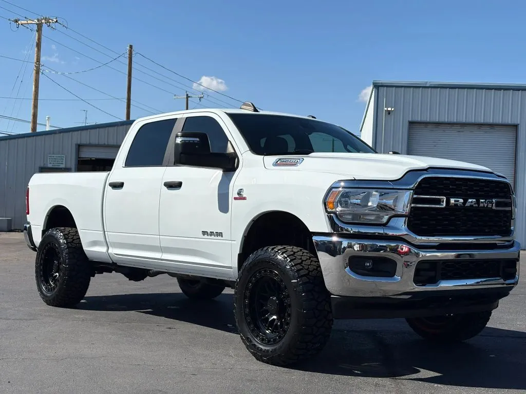 White 2024 Ram 2500 Crew Cab Big Horn Pickup 4D 6 1/3 ft for sale in Las Cruces, NM