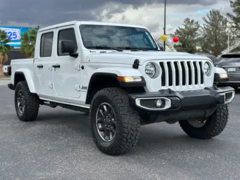 White 2023 Jeep Gladiator Overland Pickup 4D 5 ft for sale in Las Cruces, NM