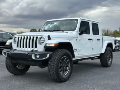 Another view of 2023 Jeep Gladiator Overland Pickup 4D 5 ft for sale in Las Cruces, NM at L&L Auto Sales