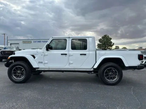 More photos of 2023 Jeep Gladiator Overland Pickup 4D 5 ft at L&L Auto Sales, NM