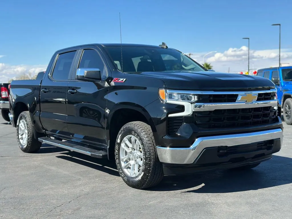 Black 2023 Chevrolet Silverado 1500 Crew Cab LT Pickup 4D 5 3/4 ft for sale in Las Cruces, NM