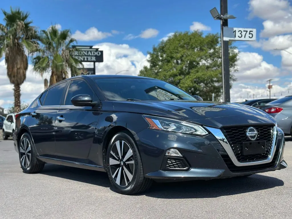 Blue 2021 Nissan Altima 2.5 SV Sedan 4D for sale in Las Cruces, NM