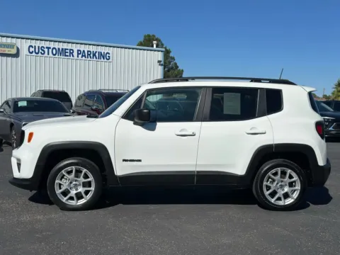 More photos of 2023 Jeep Renegade Latitude Sport Utility 4D at L&L Auto Sales, NM
