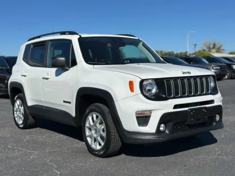 White 2023 Jeep Renegade Latitude Sport Utility 4D for sale in Las Cruces, NM