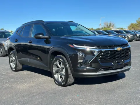 Black 2025 Chevrolet Trax LT Sport Utility 4D for sale in Las Cruces, NM