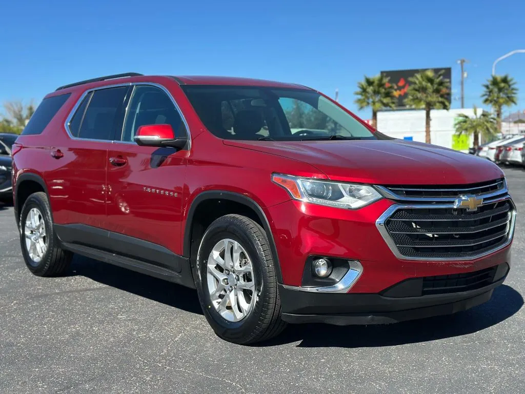 Red 2021 Chevrolet Traverse LT Sport Utility 4D for sale in Las Cruces, NM
