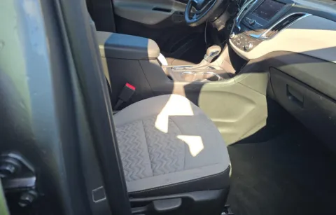 More photos of 2023 Chevrolet Equinox LT at Cassill Motors, IA