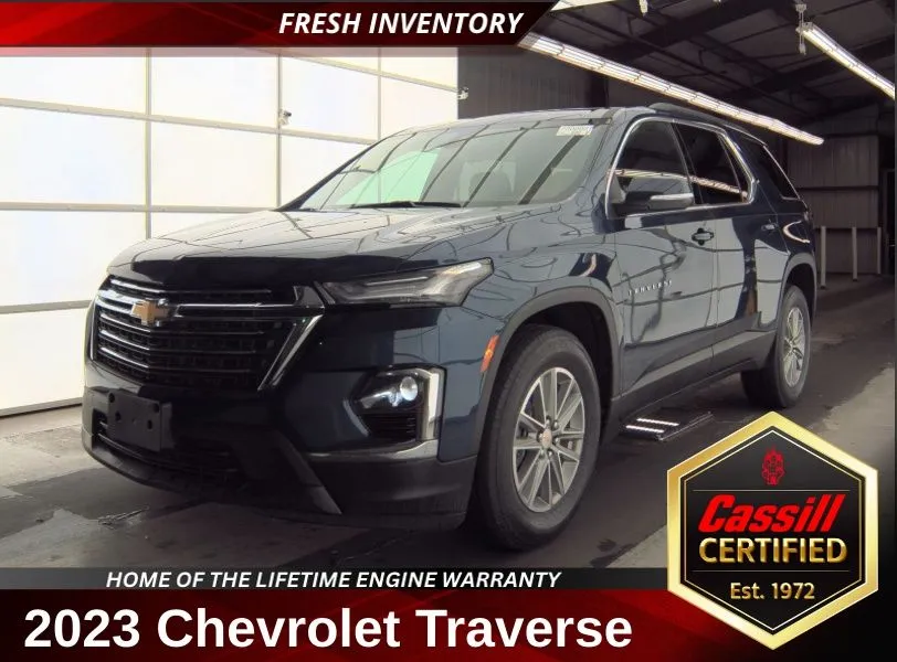 Blue 2023 Chevrolet Traverse LT for sale in Cedar Rapids, IA