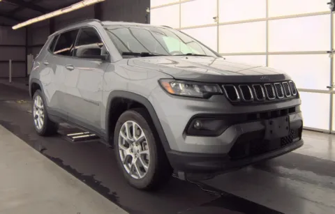 More photos of 2024 Jeep Compass Latitude Lux at Cassill Motors, IA