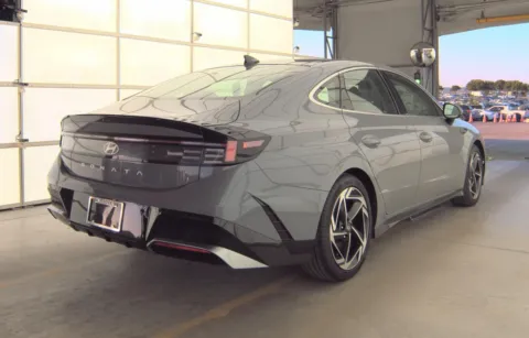 More photos of 2024 Hyundai Sonata SEL at Cassill Motors, IA