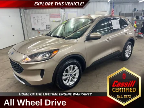 Gold 2021 Ford Escape Hybrid SE for sale in Cedar Rapids, IA