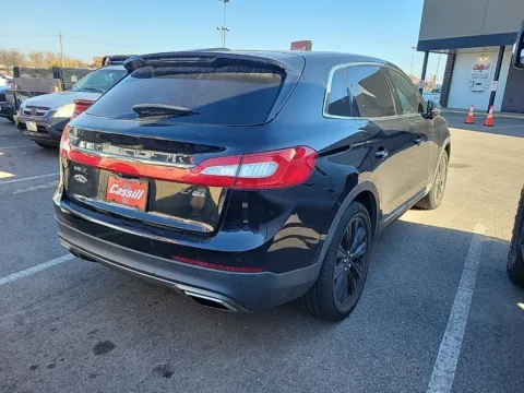 More photos of 2016 Lincoln MKX Reserve at Cassill Motors, IA