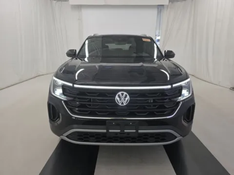 Photos of 2024 Volkswagen Atlas Cross Sport 2.0T SE w/Technology for sale in Cedar Rapids, IA at Cassill Motors