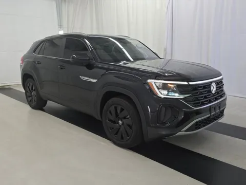 More photos of 2024 Volkswagen Atlas Cross Sport 2.0T SE w/Technology at Cassill Motors, IA