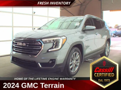Gray 2024 GMC Terrain SLT for sale in Cedar Rapids, IA