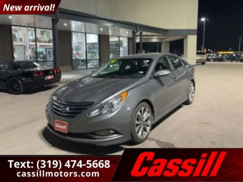 Gray 2014 Hyundai Sonata SE for sale in Cedar Rapids, IA