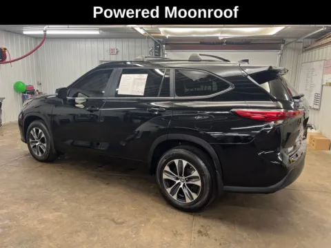 Another view of 2024 Toyota Highlander XLE for sale in Cedar Rapids, IA at Cassill Motors