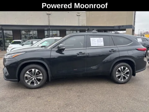 Another view of 2024 Toyota Highlander XLE for sale in Cedar Rapids, IA at Cassill Motors