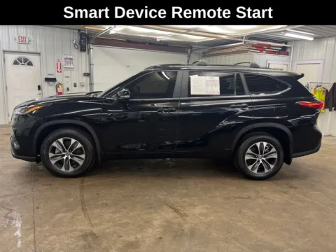 Photos of 2024 Toyota Highlander XLE for sale in Cedar Rapids, IA at Cassill Motors