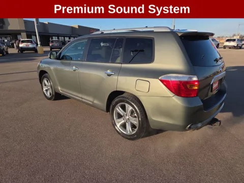 Another view of 2010 Toyota Highlander Limited for sale in Cedar Rapids, IA at Cassill Motors